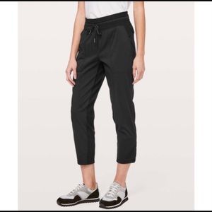 NWOT Lululemon Dance Studio Crop Pants Black Sz 6